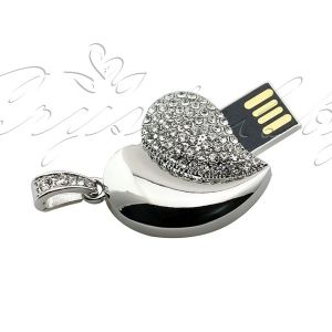 64GB USB флаш памет - бяло сърце с кристали 