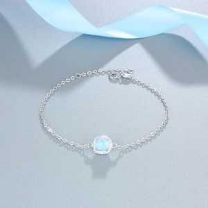 Гривна A sparkling hug